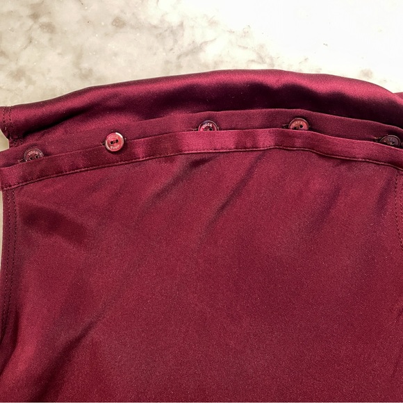 VINCE brand, 100% silk, maroon, never worn, chic boxy blouse. - Picture 4 of 4